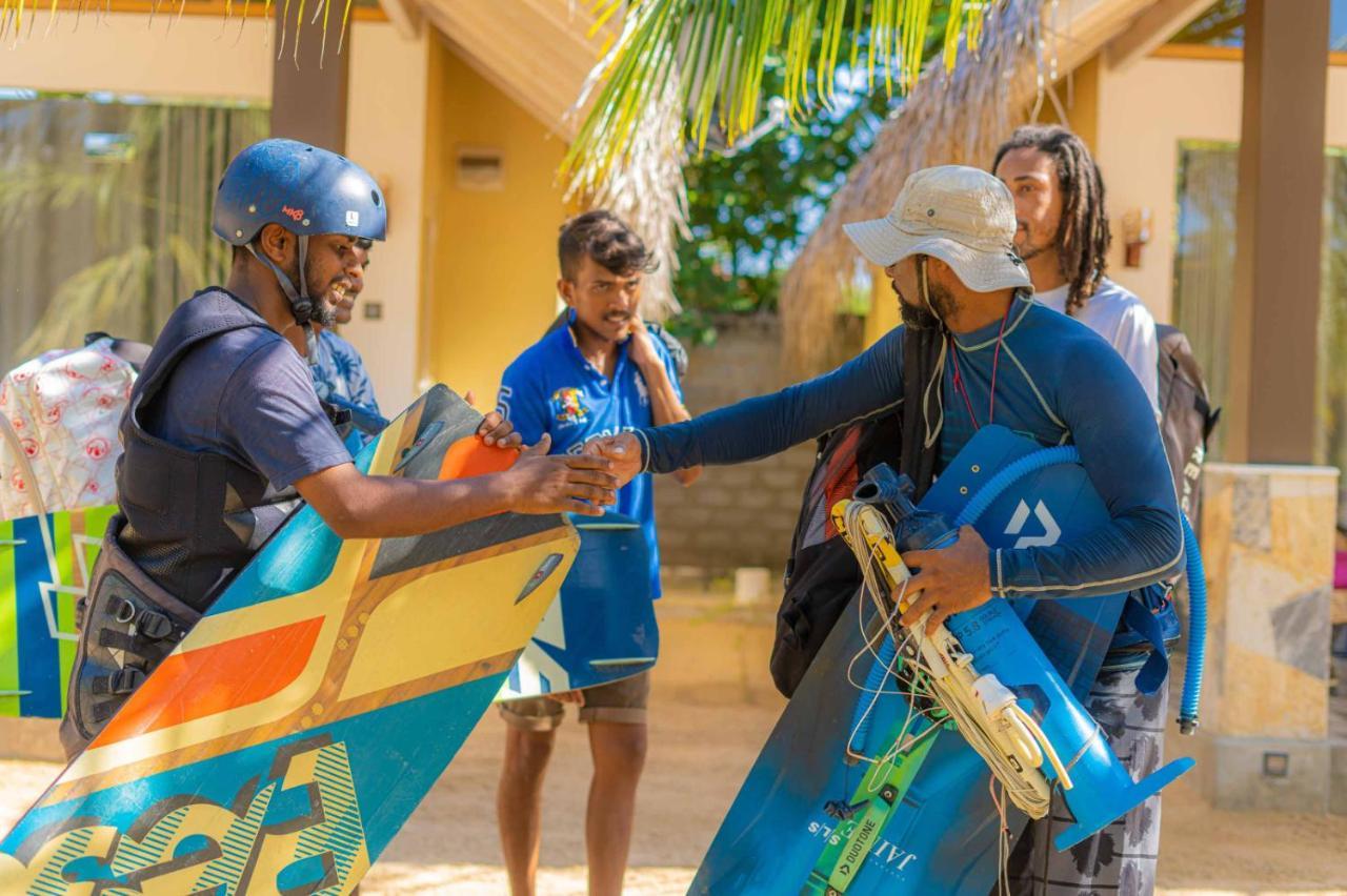 Blue Waves Kite Surfing Beach Resort كالبيتيا المظهر الخارجي الصورة