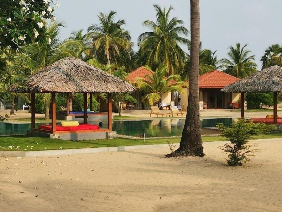 Blue Waves Kite Surfing Beach Resort كالبيتيا المظهر الخارجي الصورة